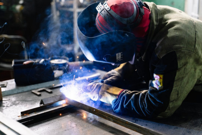 5 Important Reasons to Hire a Welding Service